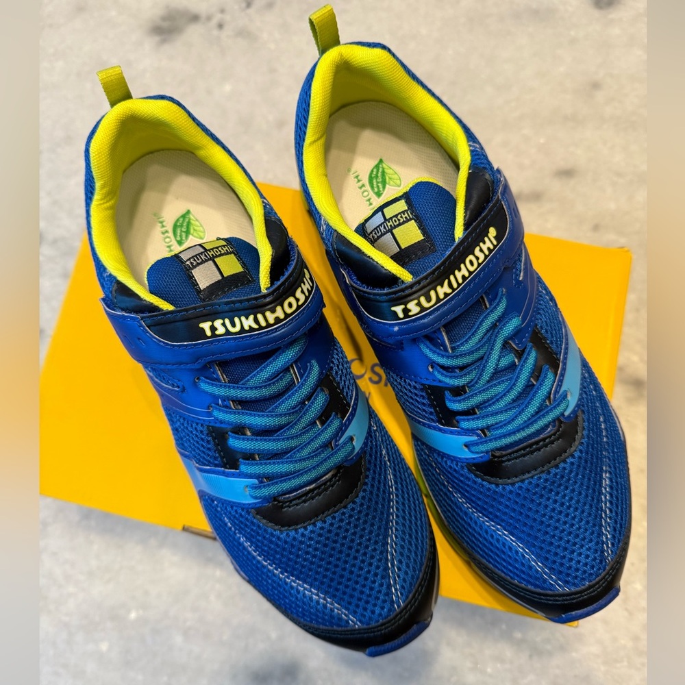 Boys’ Tsukihoshi Velocity sneakers sz 6